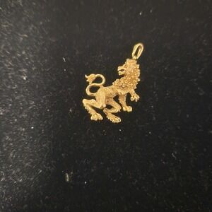 Gold Tone‎ Lion Pendant Charm Regal Majestic Animal Charm for Jewelry Making